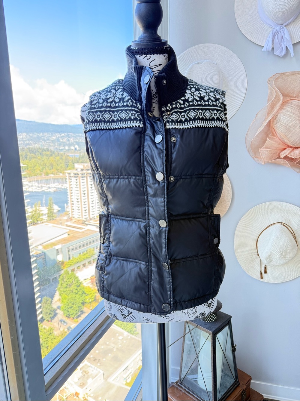 Black Quilted Tommy Hilfiger Puffer Vest Size M
